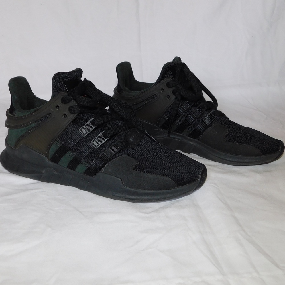 ADIDAS black tennis shoes with pink accents— size 6.5 women’s